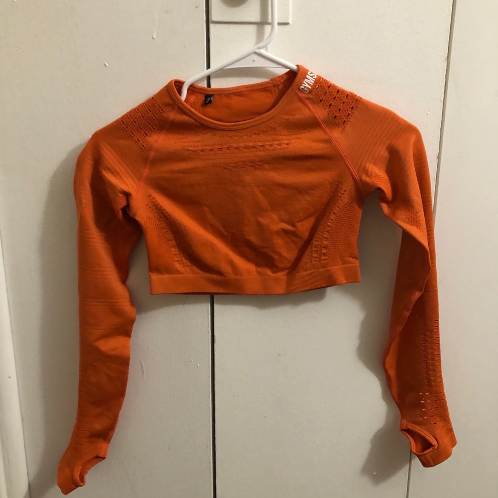 NEVER WORN!!! Cropped long sleeve GYMSHARK top